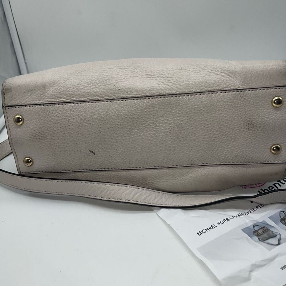 Michael Kors Hamilton Tote, Ivory Pebbled Leather - Picture 10 of 16